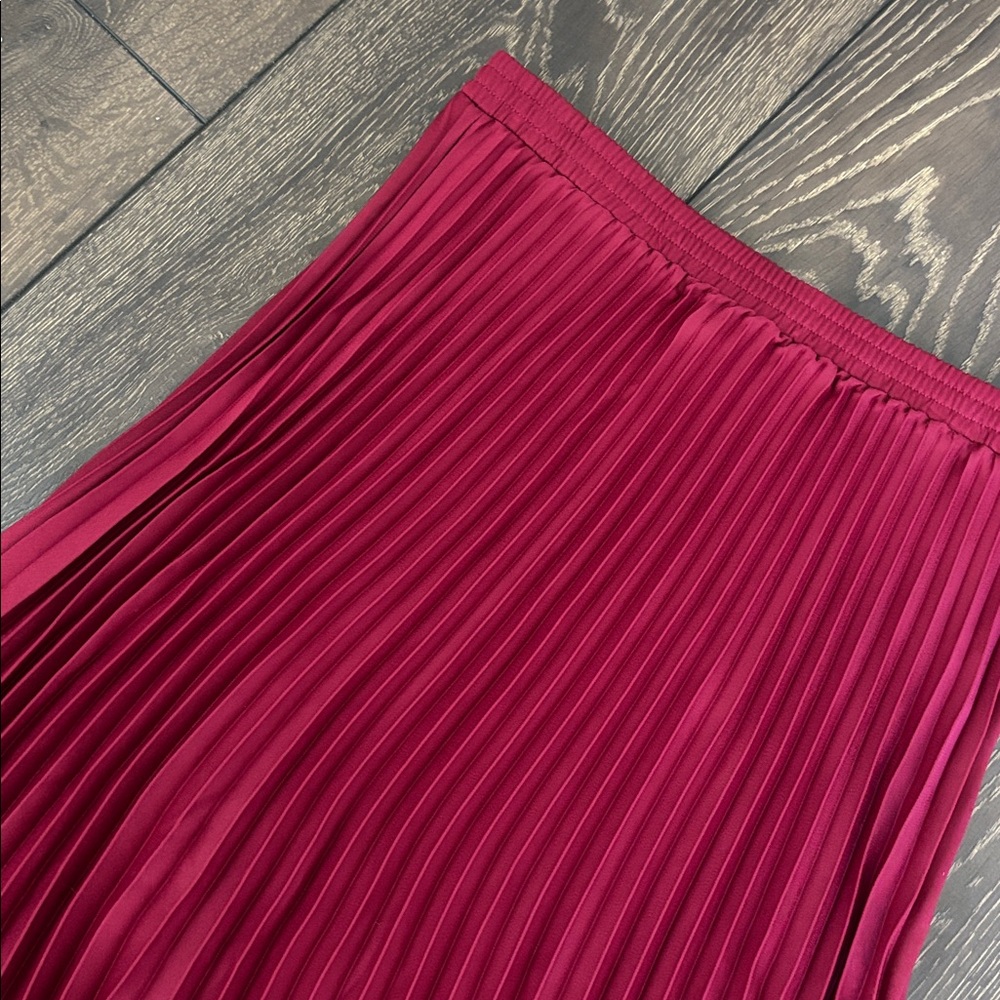 a new day Pleated Midi Skirt - Picture 2 of 4
